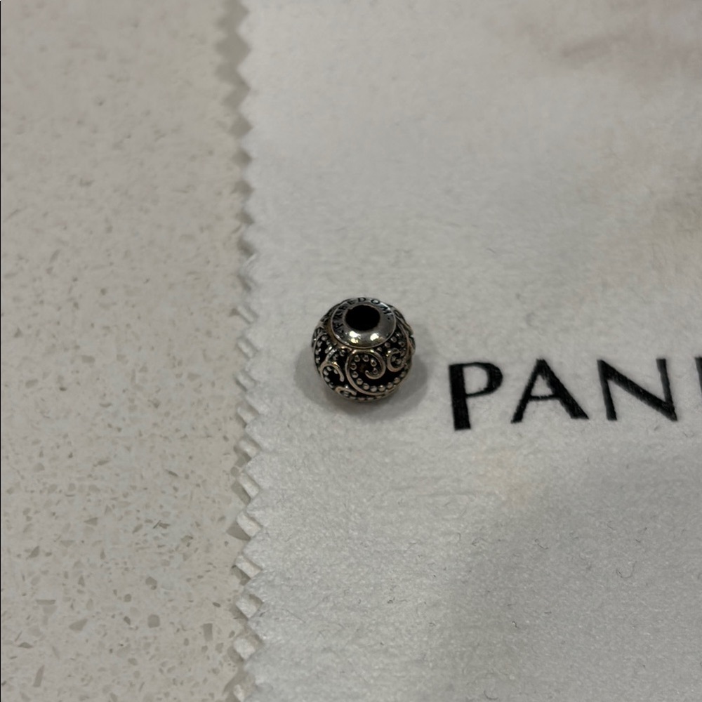 Pandora Essence Freedom Charm